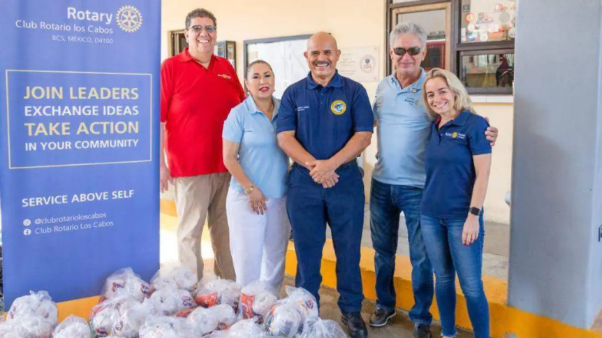 club rotario entrega despensas